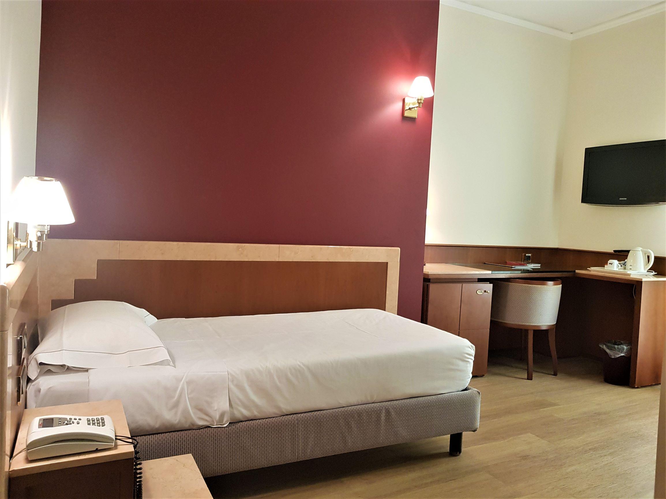 Astra Hotel Ferrara Luaran gambar