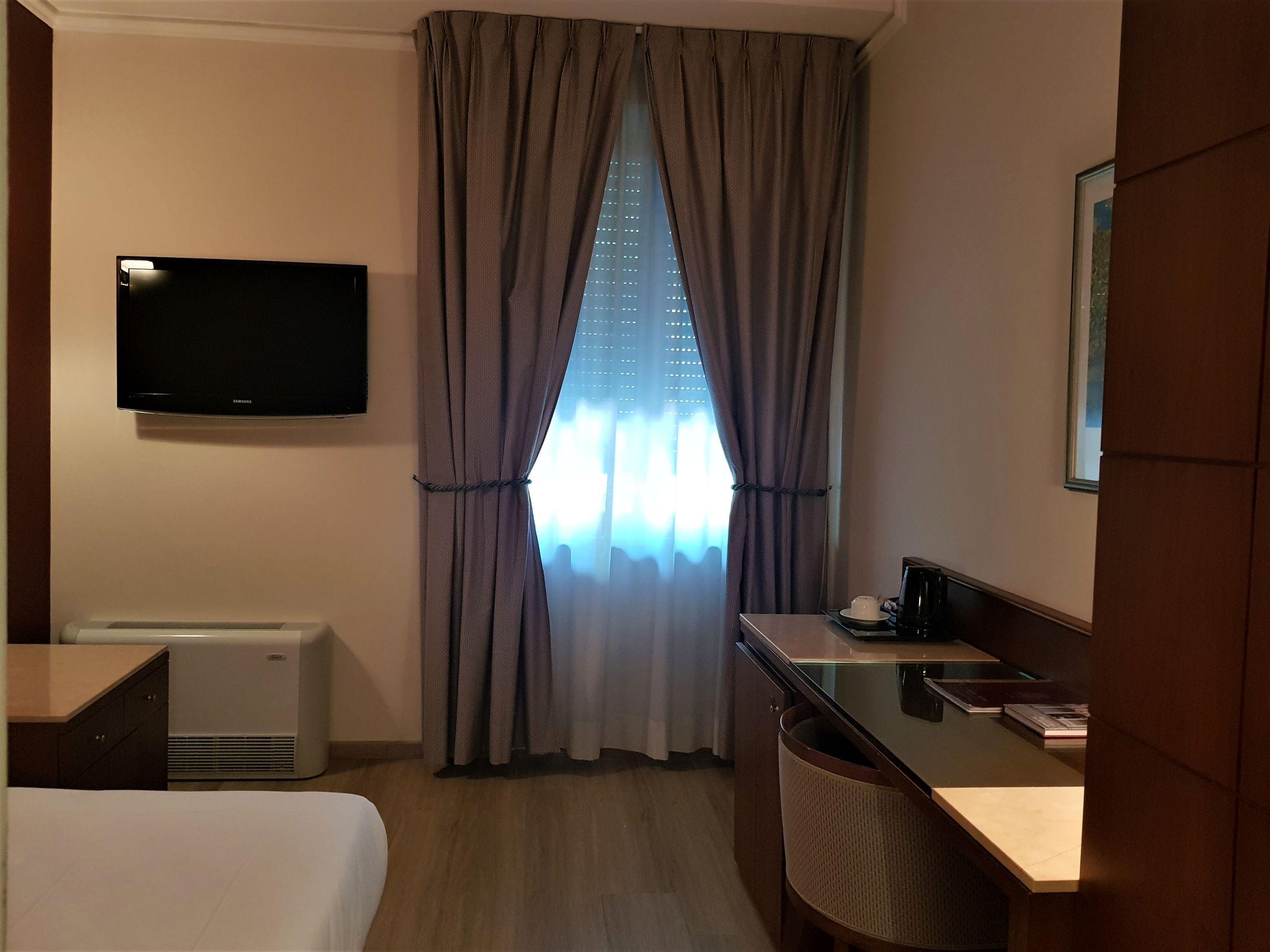 Astra Hotel Ferrara Luaran gambar