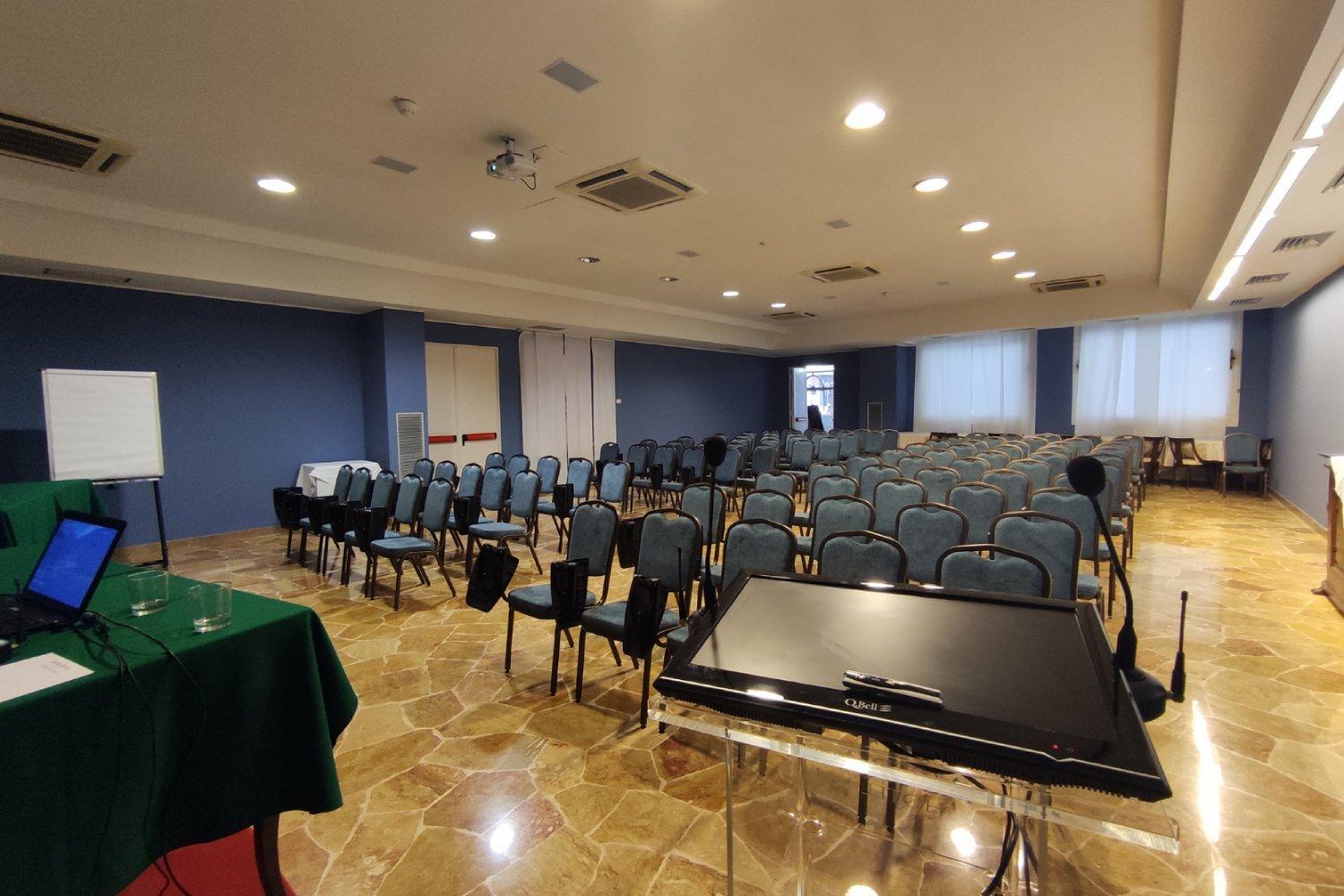 Astra Hotel Ferrara Luaran gambar