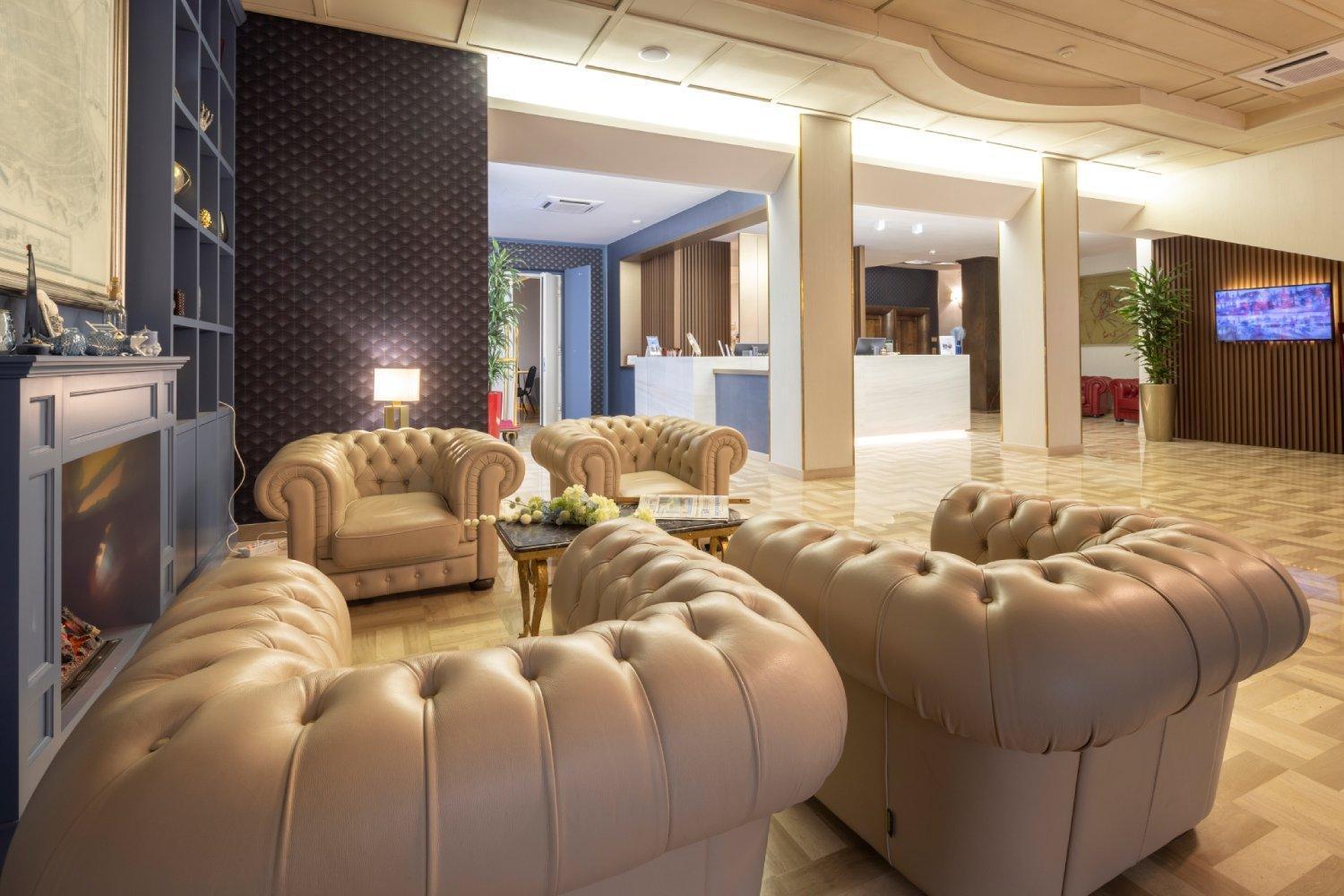 Astra Hotel Ferrara Luaran gambar